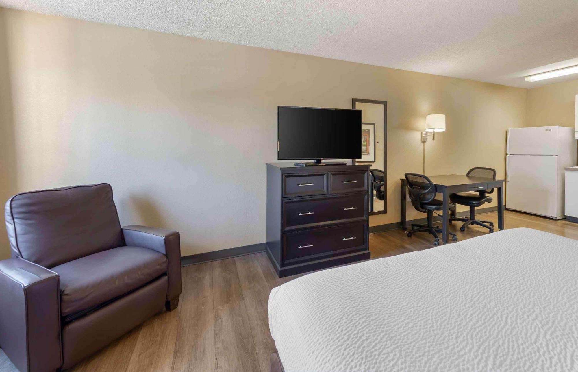 Extended Stay America Suites - Bakersfield - California Avenue Exterior foto